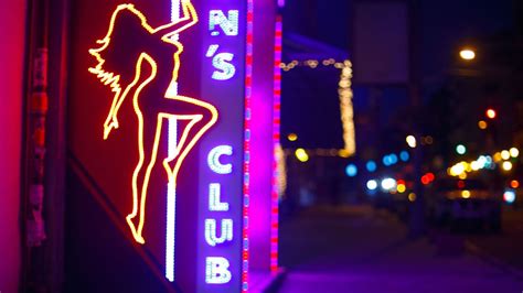 Brothels, Strip Clubs & Erotic Clubs in Paris 